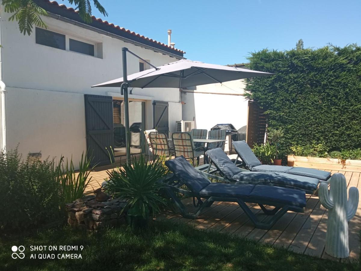 Mas Des Vignes Piscine Chauffee Bed & Breakfast Le Champ-Saint-Pere ภายนอก รูปภาพ
