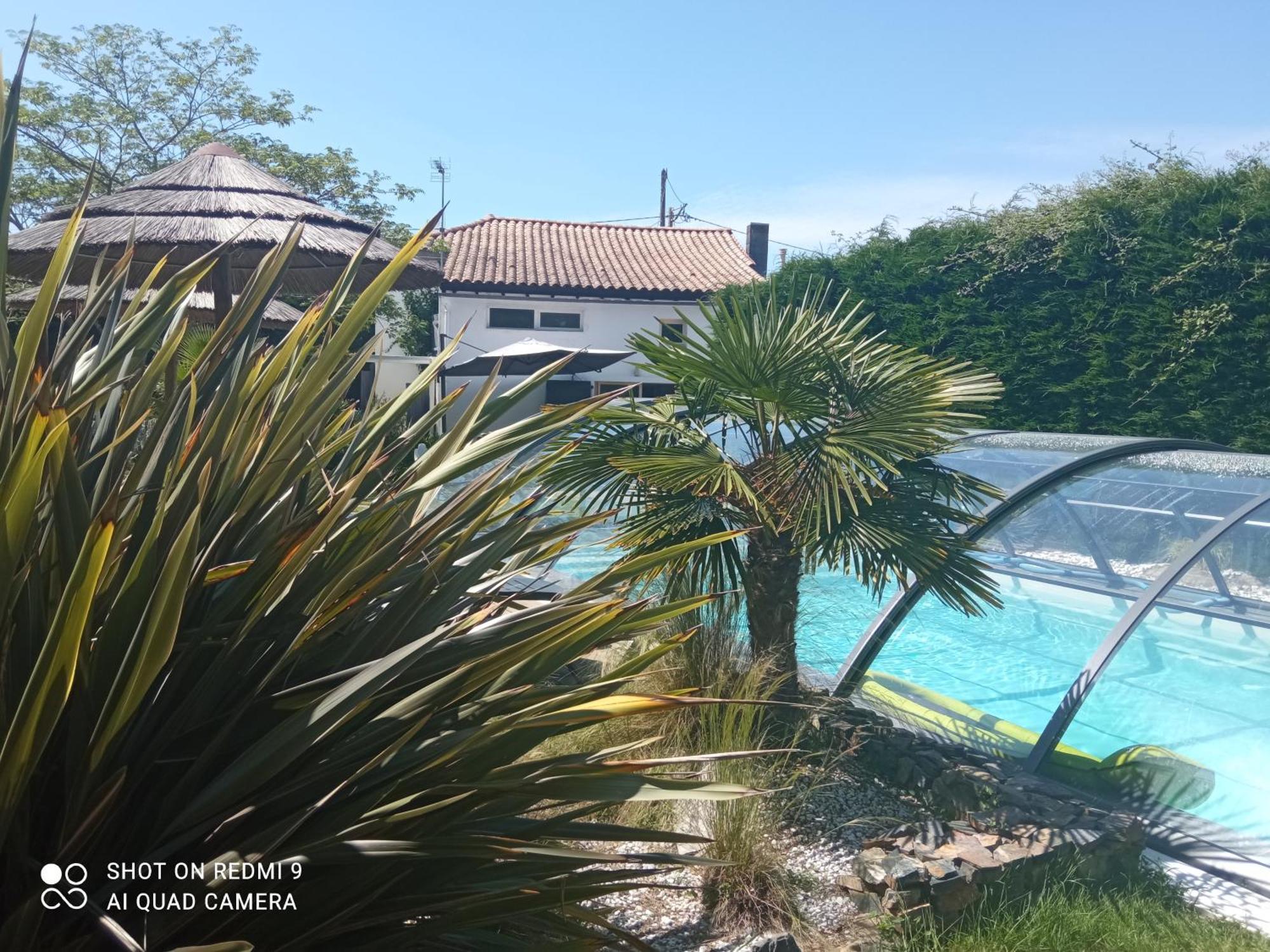 Mas Des Vignes Piscine Chauffee Bed & Breakfast Le Champ-Saint-Pere ภายนอก รูปภาพ