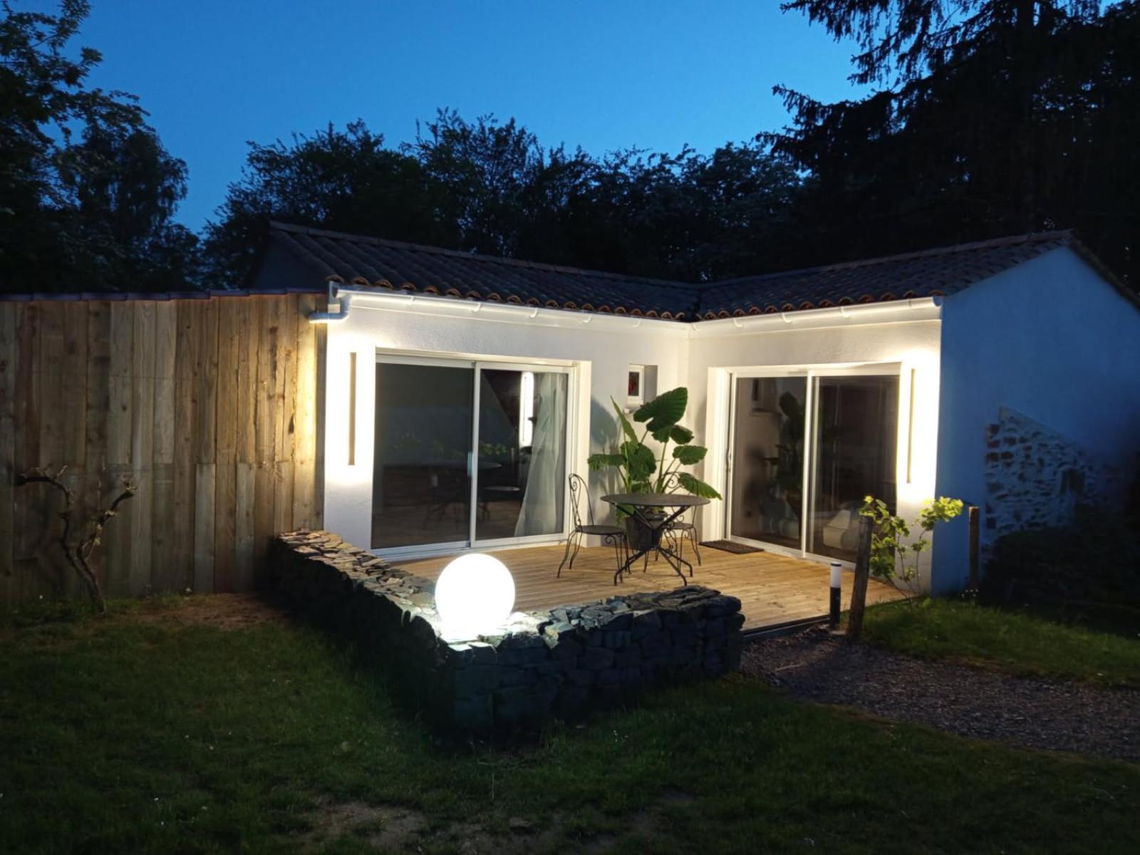 Mas Des Vignes Piscine Chauffee Bed & Breakfast Le Champ-Saint-Pere ภายนอก รูปภาพ
